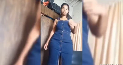 Vanessa from Zambia: Nude Solo Scene